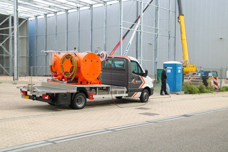 ROM toilet servicing accessories 7